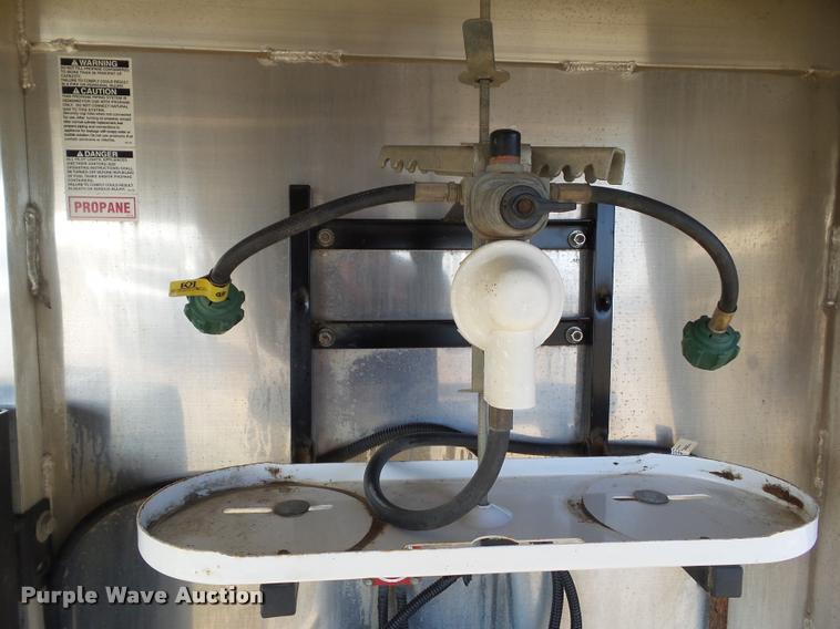 image for item L5534 2013 Exiss Sierra 7308LQ horse trailer