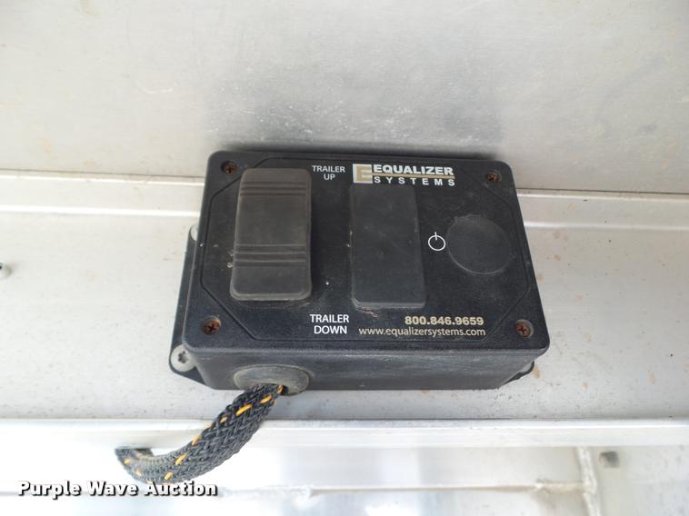 image for item L5534 2013 Exiss Sierra 7308LQ horse trailer