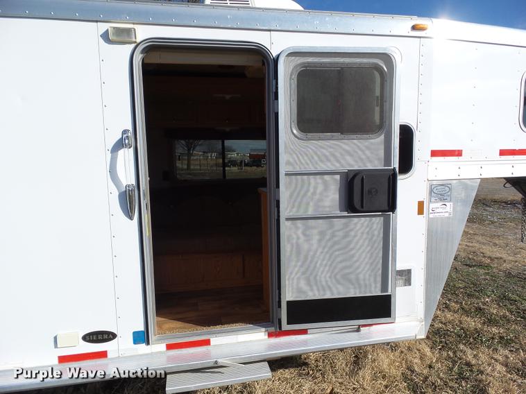 image for item L5534 2013 Exiss Sierra 7308LQ horse trailer
