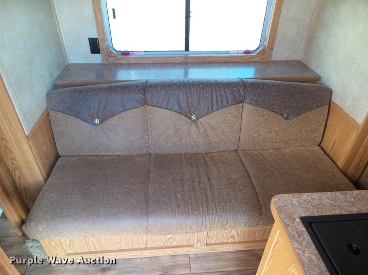 image for item L5534 2013 Exiss Sierra 7308LQ horse trailer