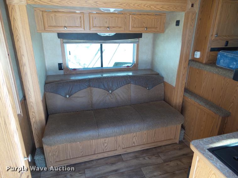 image for item L5534 2013 Exiss Sierra 7308LQ horse trailer