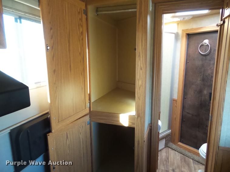 image for item L5534 2013 Exiss Sierra 7308LQ horse trailer