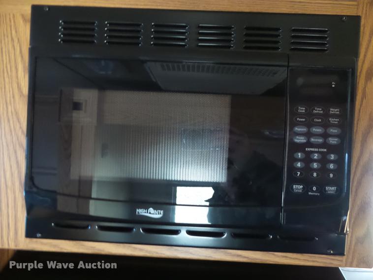 image for item L5534 2013 Exiss Sierra 7308LQ horse trailer