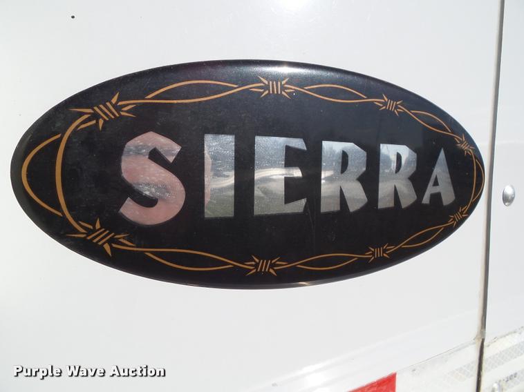 image for item L5534 2013 Exiss Sierra 7308LQ horse trailer