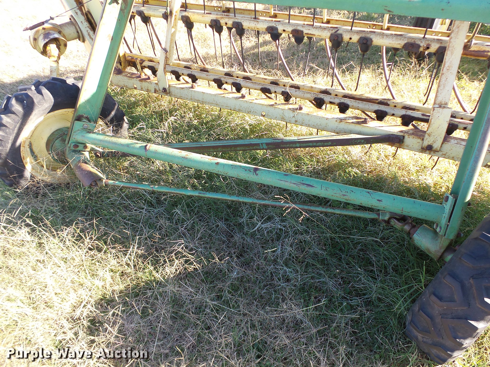 John Deere 670 hay rake in Guthrie, OK | Item DB4613 sold | Purple Wave