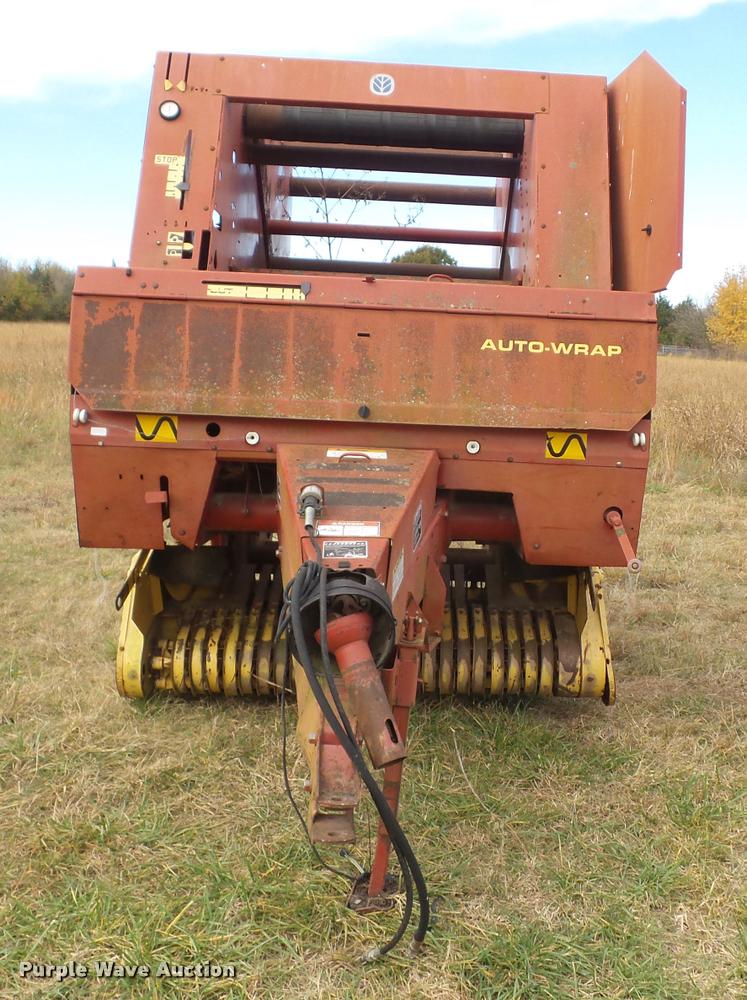 image for item AG9129 1997 New Holland 654 round baler