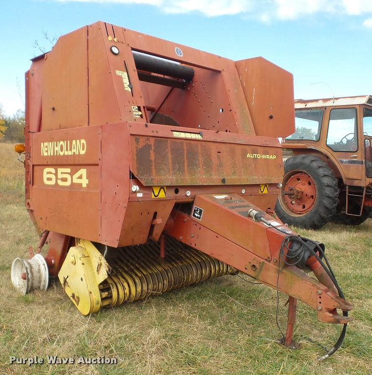 image for item AG9129 1997 New Holland 654 round baler