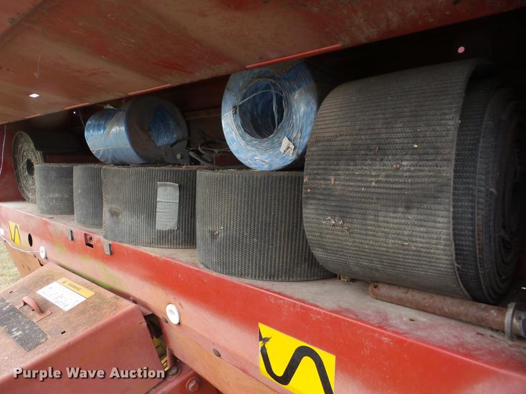 image for item AG9129 1997 New Holland 654 round baler