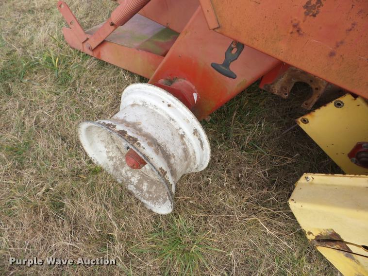 image for item AG9129 1997 New Holland 654 round baler