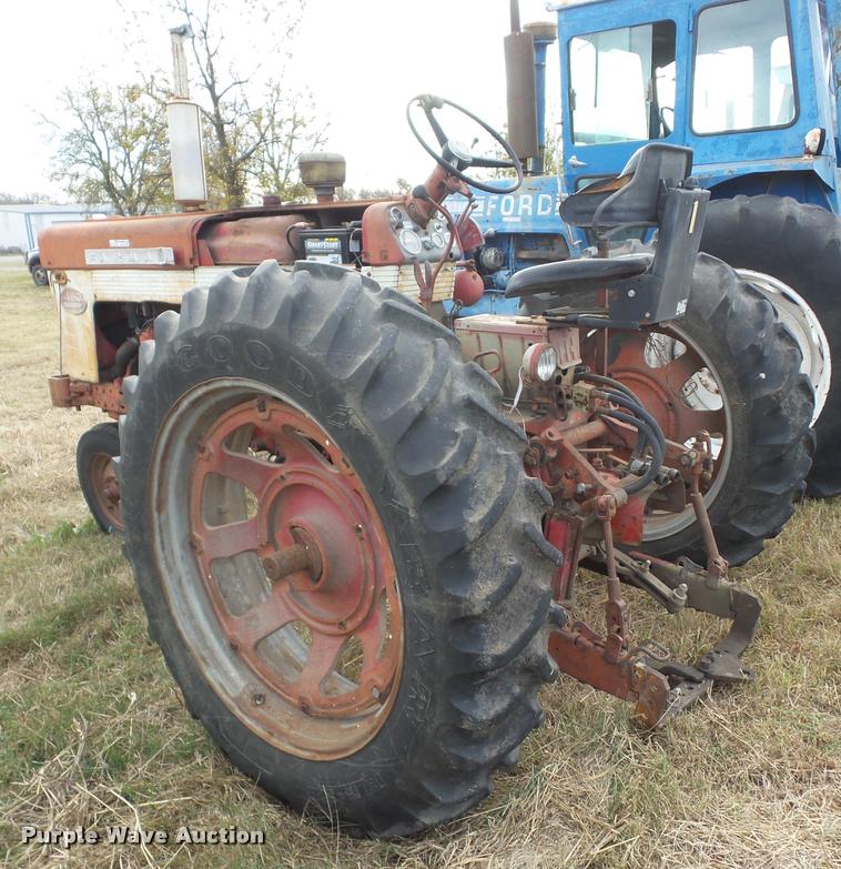 image for item AG9132 1960 Mccormick Farmall 460 tractor