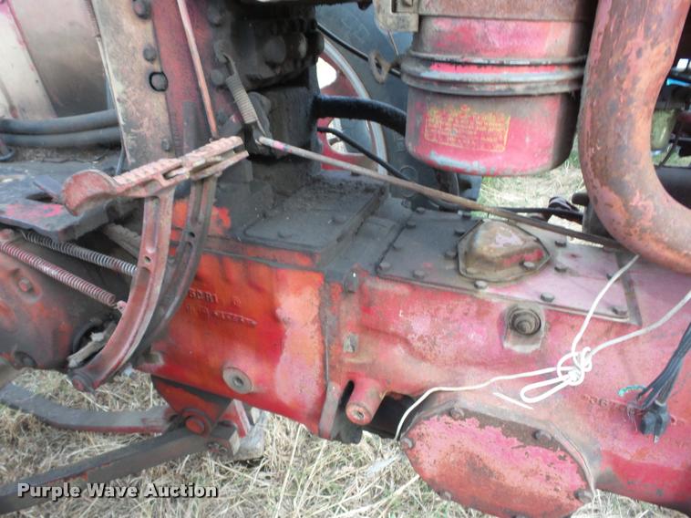 image for item AG9132 1960 Mccormick Farmall 460 tractor