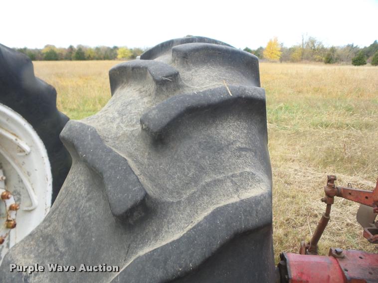 image for item AG9132 1960 Mccormick Farmall 460 tractor