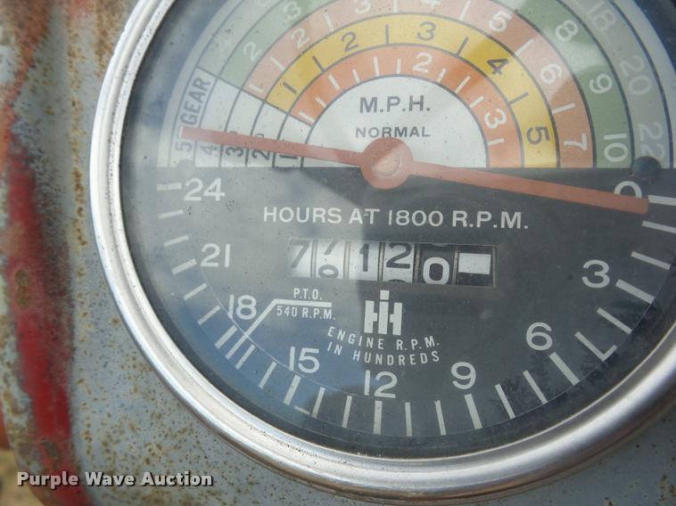 image for item AG9132 1960 Mccormick Farmall 460 tractor