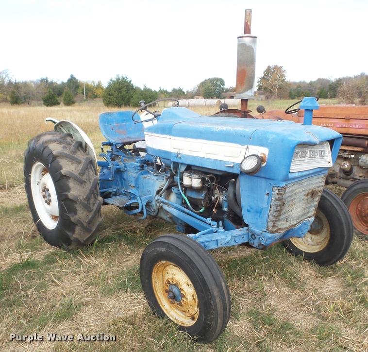 image for item AG9133 1967 Ford 3000 tractor
