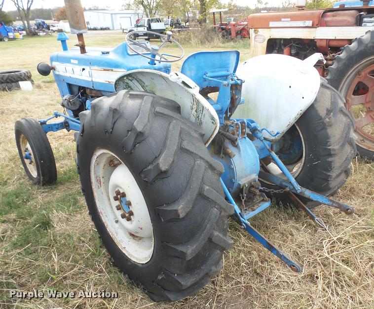 image for item AG9133 1967 Ford 3000 tractor