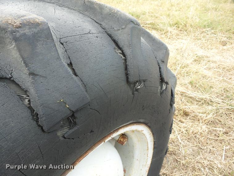 image for item AG9133 1967 Ford 3000 tractor