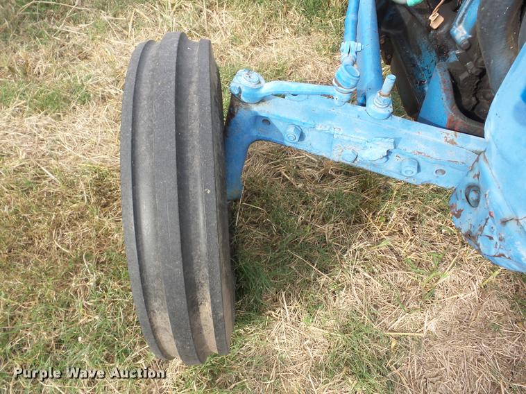 image for item AG9133 1967 Ford 3000 tractor
