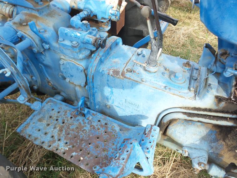 image for item AG9133 1967 Ford 3000 tractor