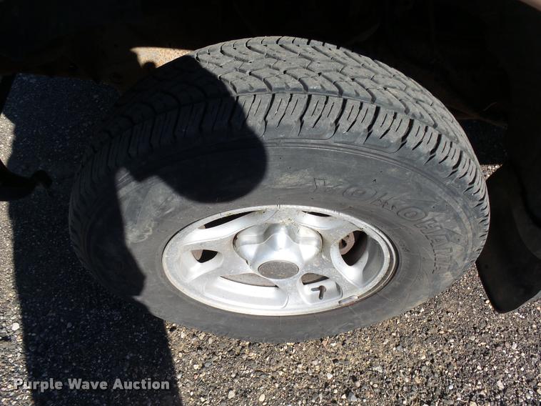 image for item AL9092 1997 Ford F150 SuperCab pickup truck