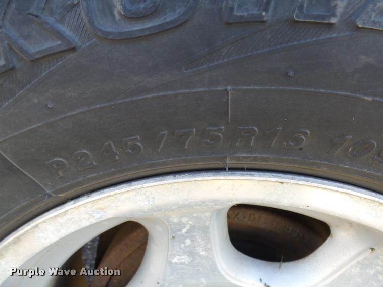 image for item AL9092 1997 Ford F150 SuperCab pickup truck