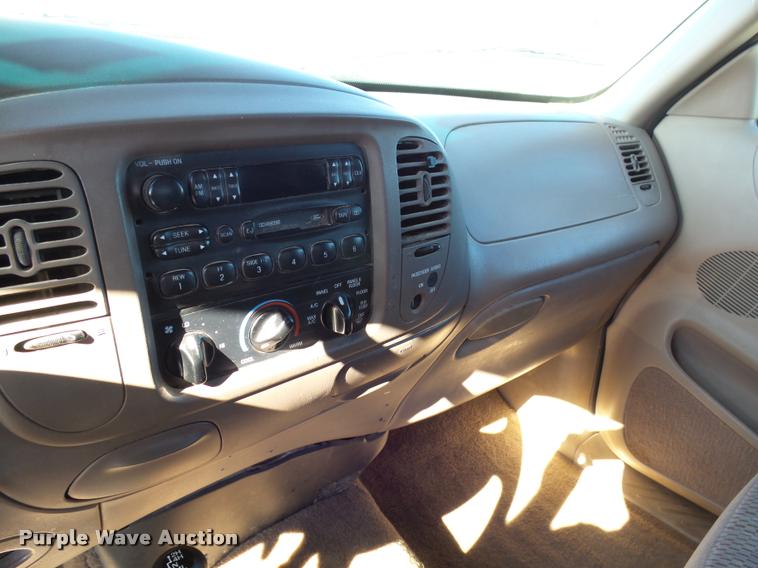 image for item AL9092 1997 Ford F150 SuperCab pickup truck