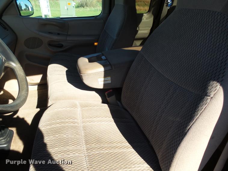 image for item AL9092 1997 Ford F150 SuperCab pickup truck