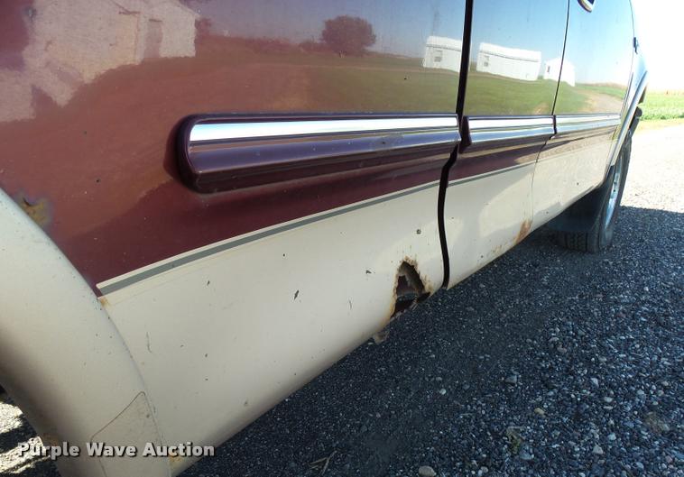 image for item AL9092 1997 Ford F150 SuperCab pickup truck