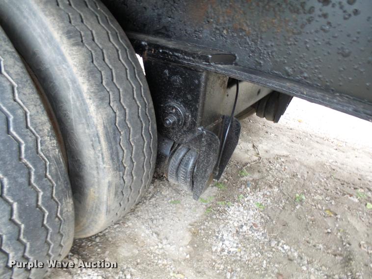 image for item AV9866 2000 Transcraft TL1000W2 flatbed trailer