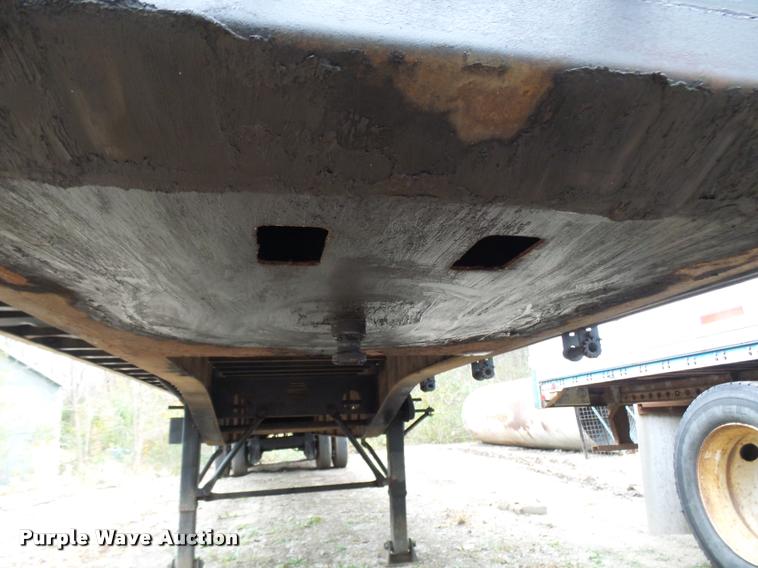 image for item AV9866 2000 Transcraft TL1000W2 flatbed trailer