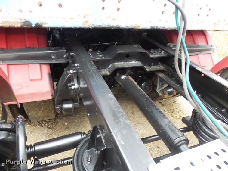 image for item AV9868 2006 Freightliner Columbia semi truck