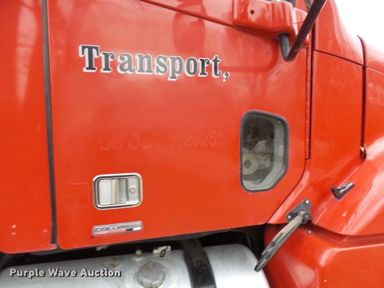 image for item AV9868 2006 Freightliner Columbia semi truck