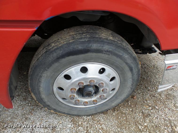 image for item AV9868 2006 Freightliner Columbia semi truck