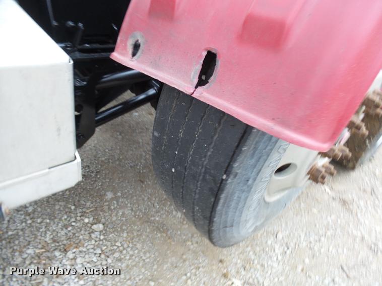 image for item AV9868 2006 Freightliner Columbia semi truck