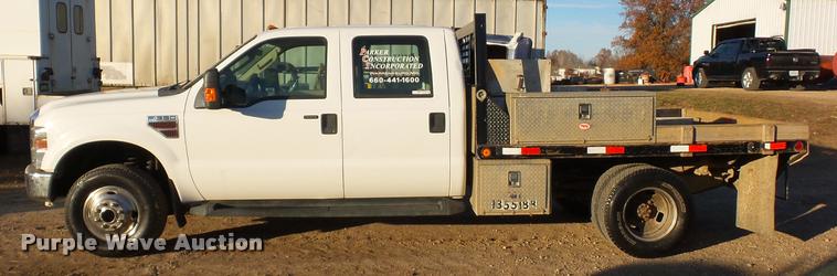 image for item AX9039 2008 Ford F350 Super Duty Crew Cab flatbed pickup truck