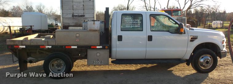 image for item AX9039 2008 Ford F350 Super Duty Crew Cab flatbed pickup truck