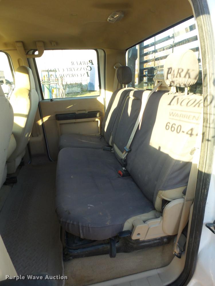 image for item AX9039 2008 Ford F350 Super Duty Crew Cab flatbed pickup truck