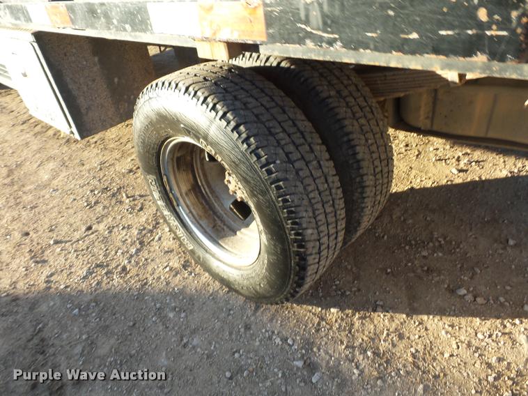 image for item AX9039 2008 Ford F350 Super Duty Crew Cab flatbed pickup truck