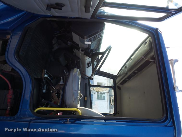 image for item AX9047 2002 Freightliner FL60 flatbed truck