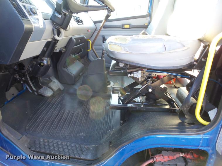 image for item AX9047 2002 Freightliner FL60 flatbed truck