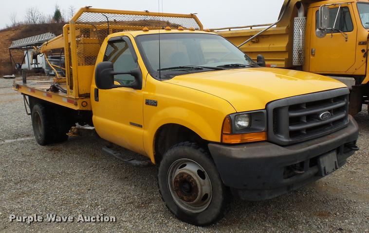 image for item BG9520 2001 Ford F550 flatbed truck