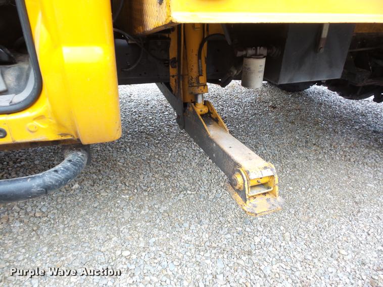 image for item BG9520 2001 Ford F550 flatbed truck