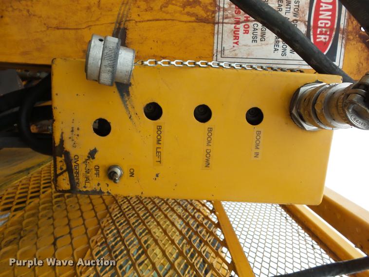 image for item BG9520 2001 Ford F550 flatbed truck