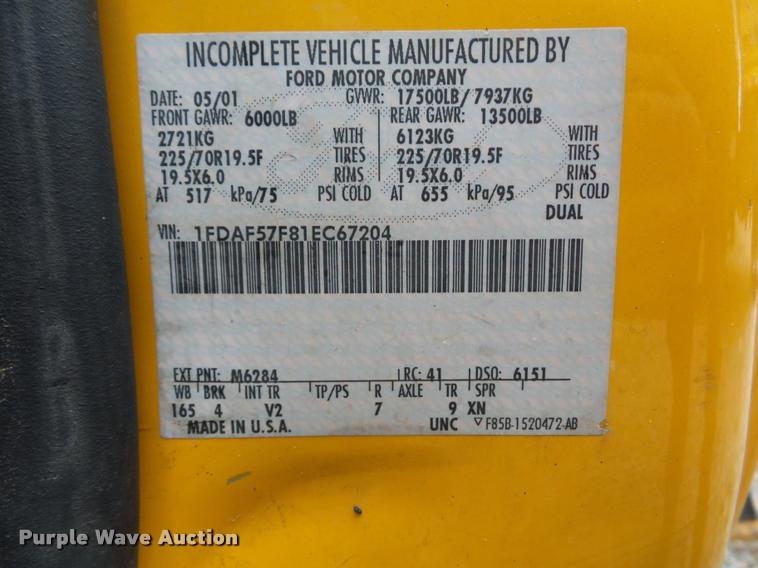 image for item BG9520 2001 Ford F550 flatbed truck