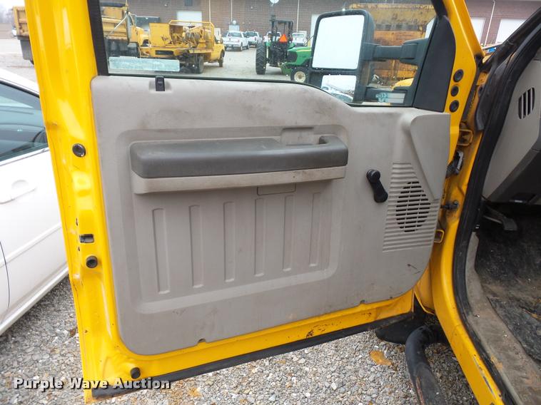 image for item BG9527 2008 Ford F450 Super Duty truck cab and chassis