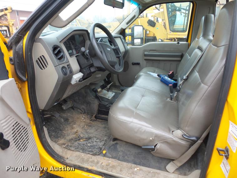 image for item BG9527 2008 Ford F450 Super Duty truck cab and chassis