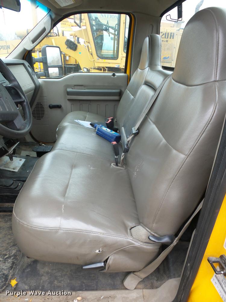 image for item BG9527 2008 Ford F450 Super Duty truck cab and chassis