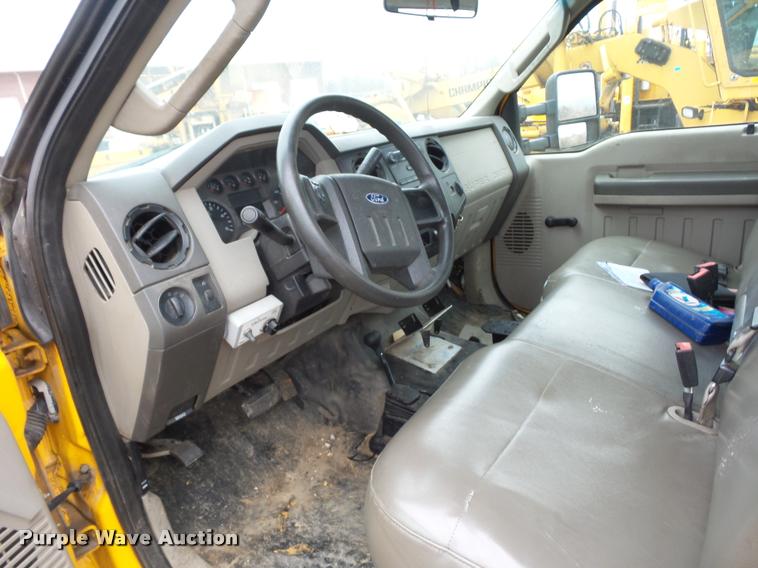 image for item BG9527 2008 Ford F450 Super Duty truck cab and chassis