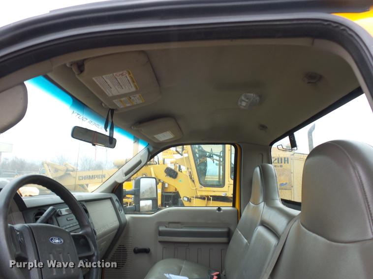 image for item BG9527 2008 Ford F450 Super Duty truck cab and chassis