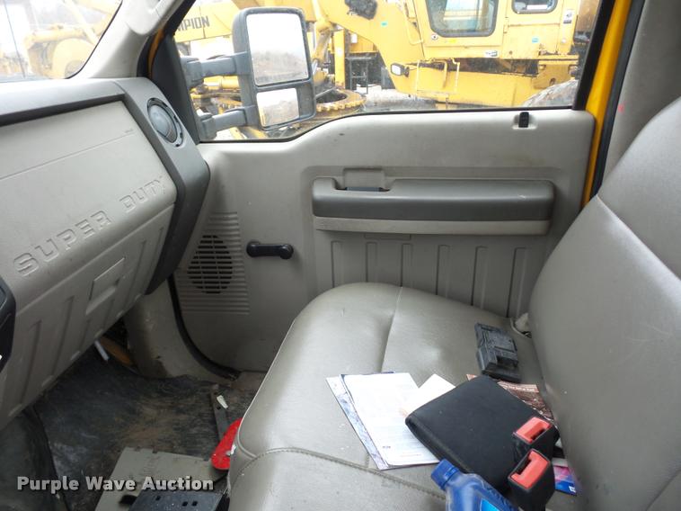 image for item BG9527 2008 Ford F450 Super Duty truck cab and chassis