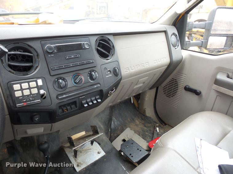 image for item BG9527 2008 Ford F450 Super Duty truck cab and chassis